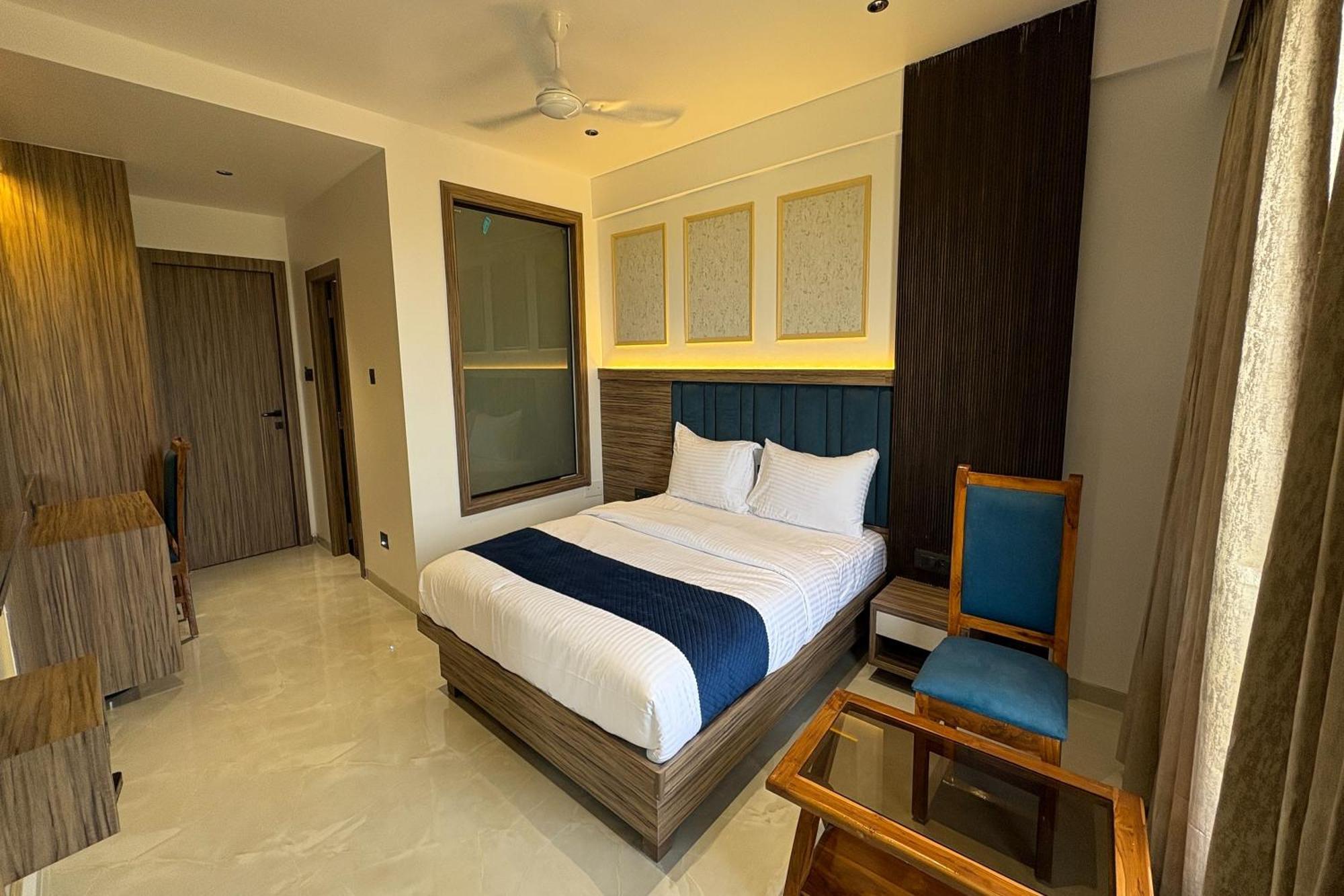 Hotel Kushala Grand, Dombivali Mangrul Екстер'єр фото
